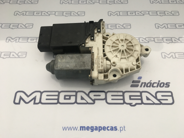 Front Right Door Window Regulator Motor VOLKSWAGEN Golf IV Variant (1J5)