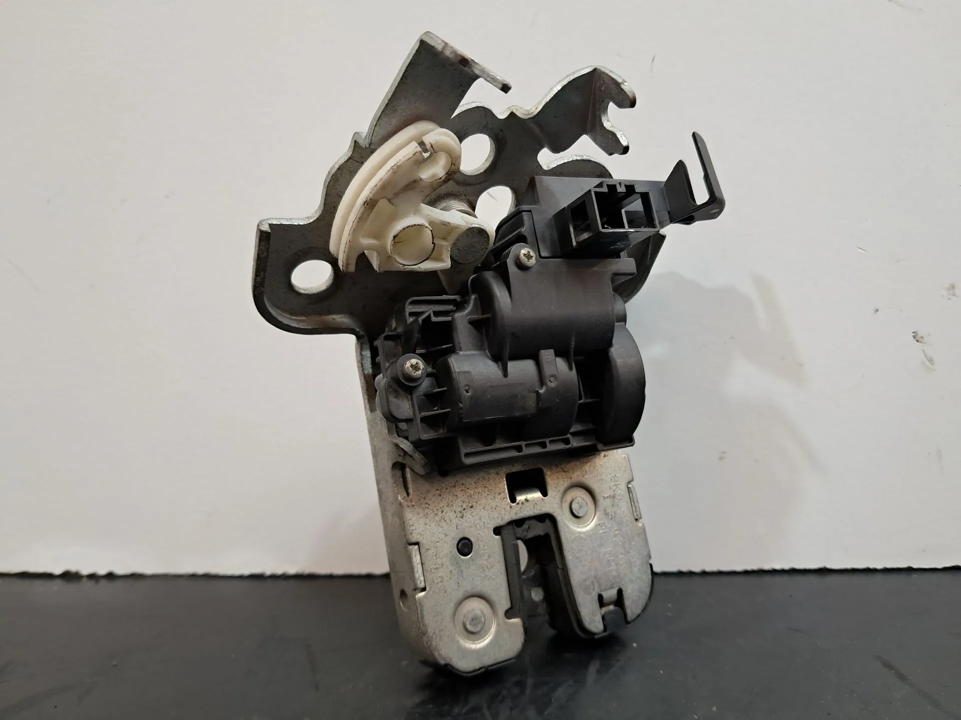 Serratura / chiusura baule AUDI A3 Sportback (8PA)