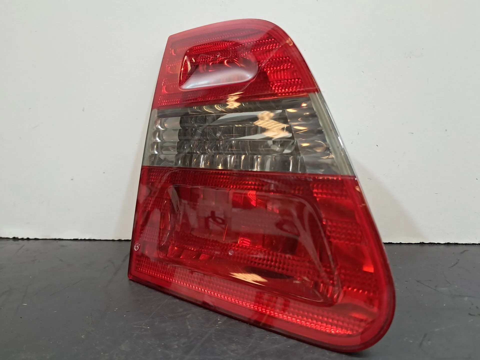 Left Tailgate light  MERCEDES-BENZ Classe B (W245) Imagem-1