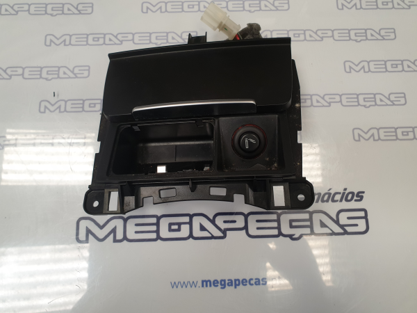Cinzeiro AUDI A4 (8K2, B8) Imagem-1