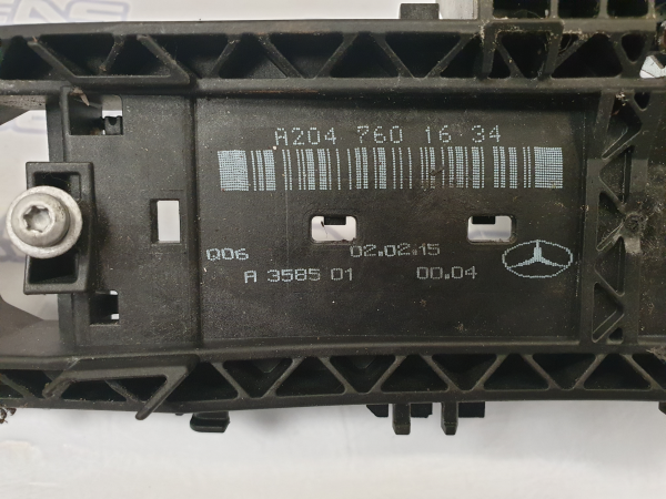 Right rear door handle support MERCEDES-BENZ Classe A (W176) Imagem-1