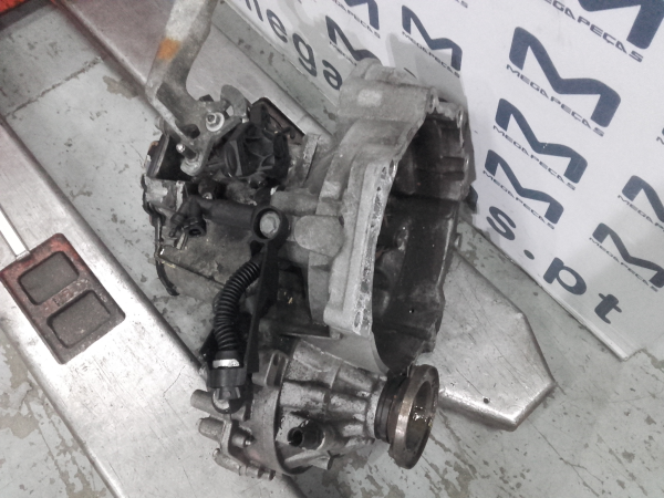 Caixa de velocidades manual VOLKSWAGEN Bora (1J2) Imagem-3