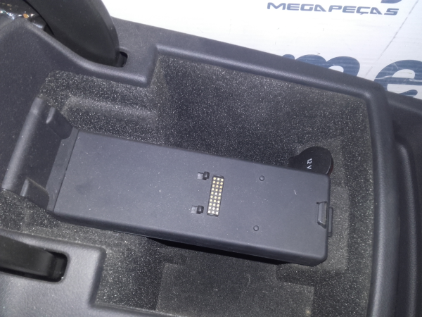 Console central AUDI Q5 (8R) Imagem-1