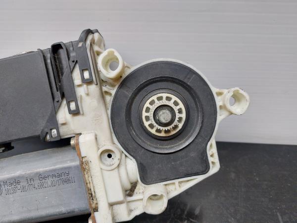 Moteur lève-vitre avant gauche VOLKSWAGEN Golf IV (1J1) Imagem-1