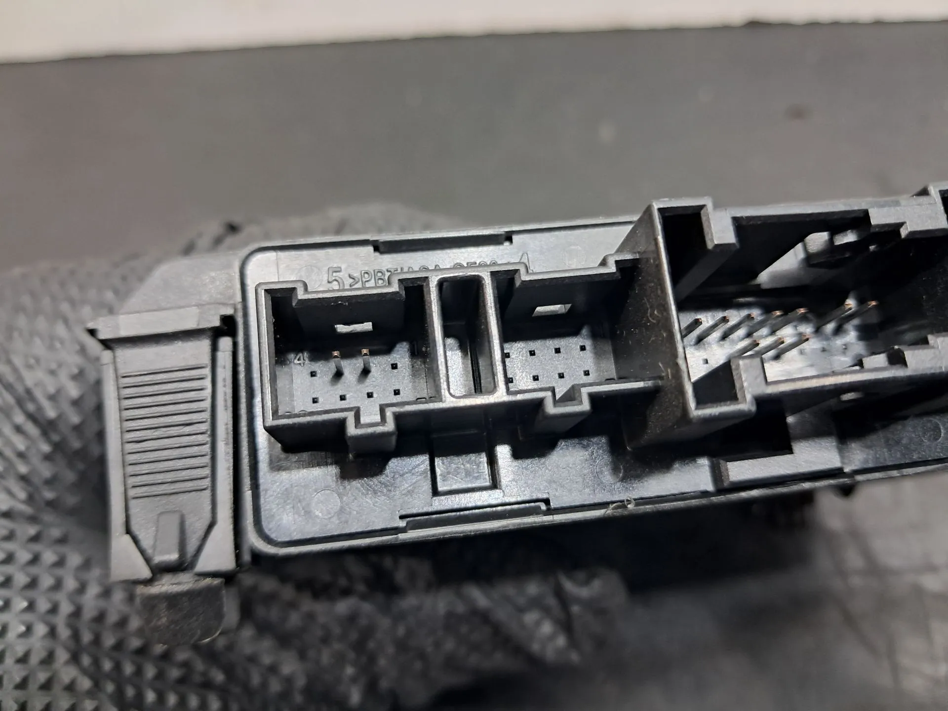 Módulo porta trás esquerdo MERCEDES-BENZ Classe C Carrinha (S203) Imagem-3