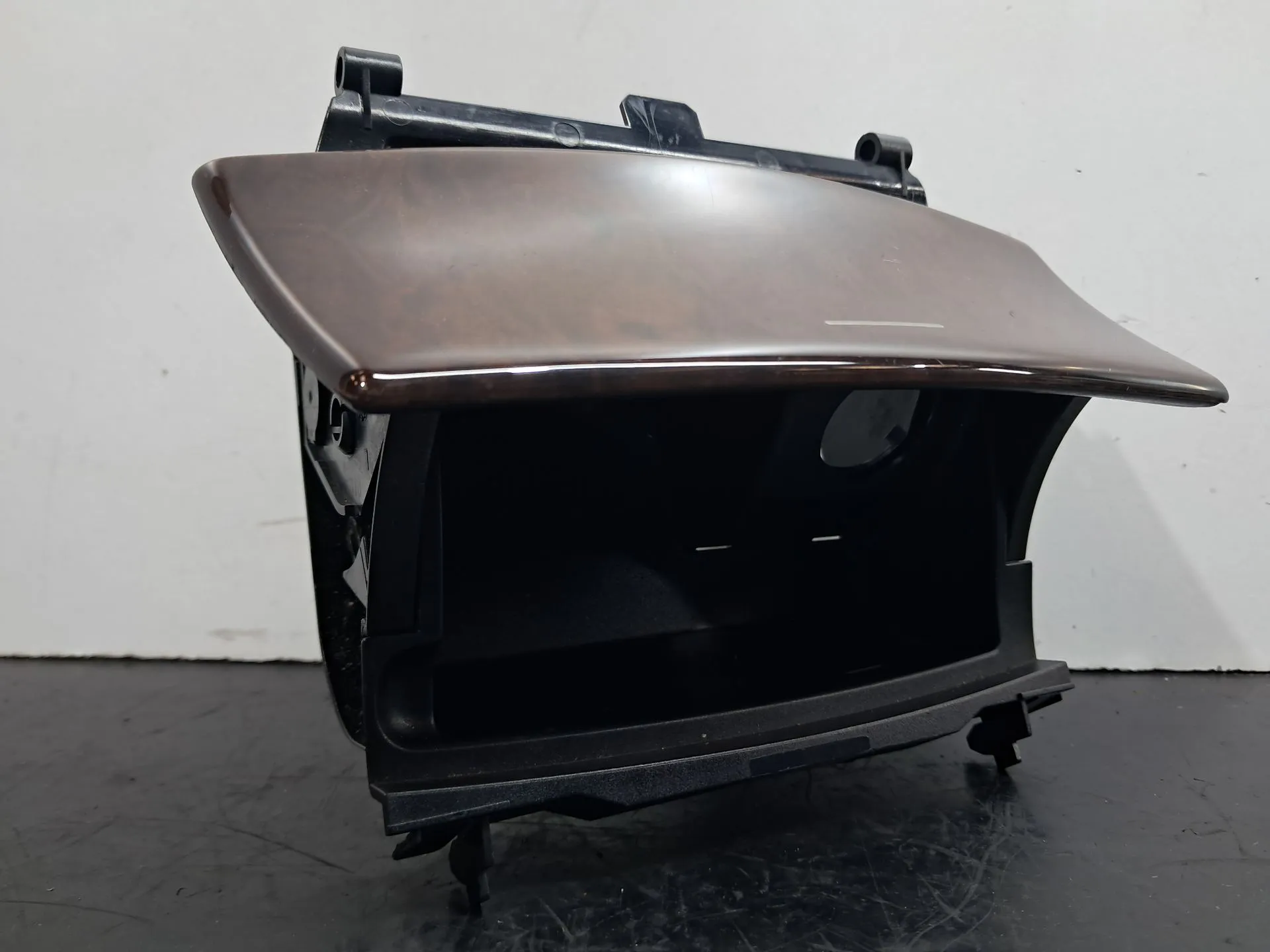Cinzeiro MERCEDES-BENZ Classe C Carrinha (S203) Imagem-1