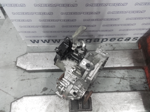 Caixa de velocidades manual SKODA Fabia I Break (6Y5) Imagem-1