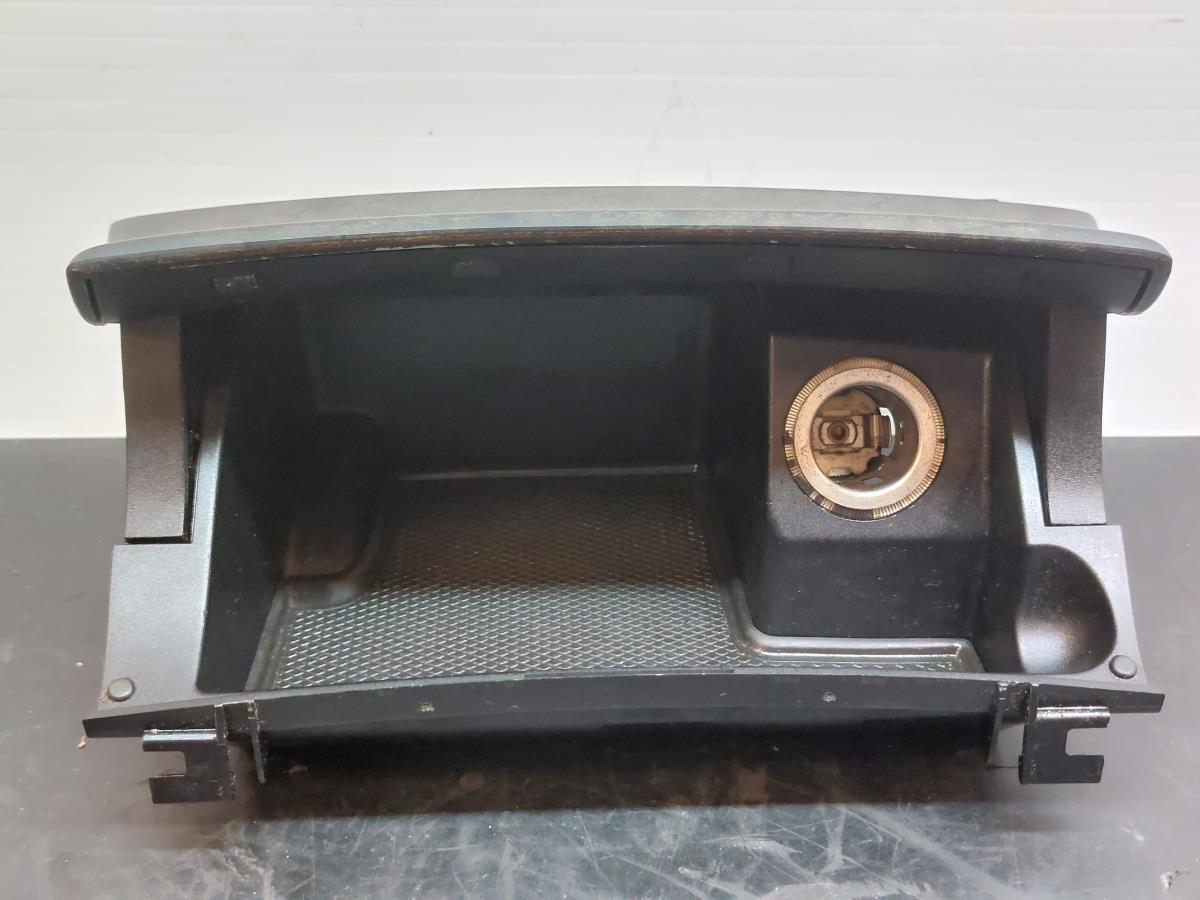 Cinzeiro MERCEDES-BENZ Classe E (W211) Imagem-2
