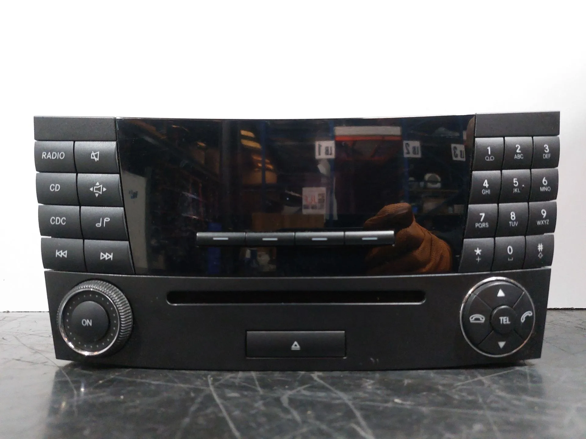 Rádio / auto-rádio MERCEDES-BENZ Classe E (W211) Imagem-1