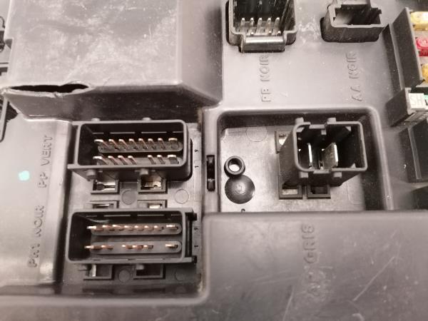 Caja fusibles / SAM / BSI CITROËN C5 I (DC_) Imagem-3