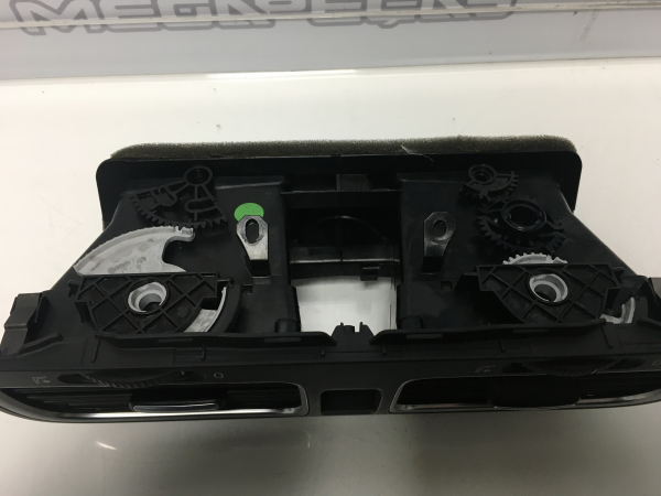 Diffuser / air vent VOLKSWAGEN Golf VI (5K1) Imagem-1