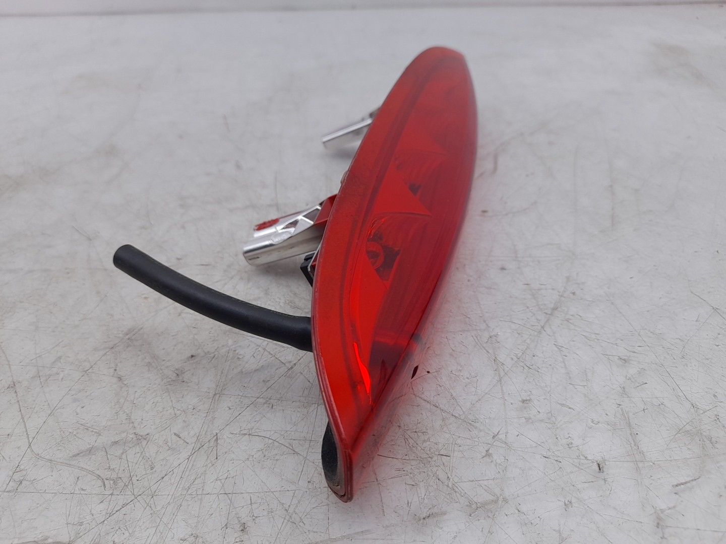 Additional stop light / 3rd stop light PEUGEOT 208 Imagem-2