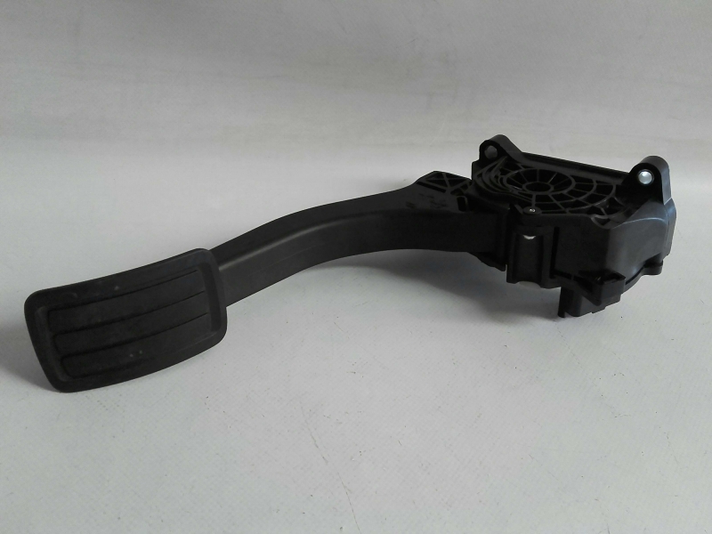 Pedal acelerador