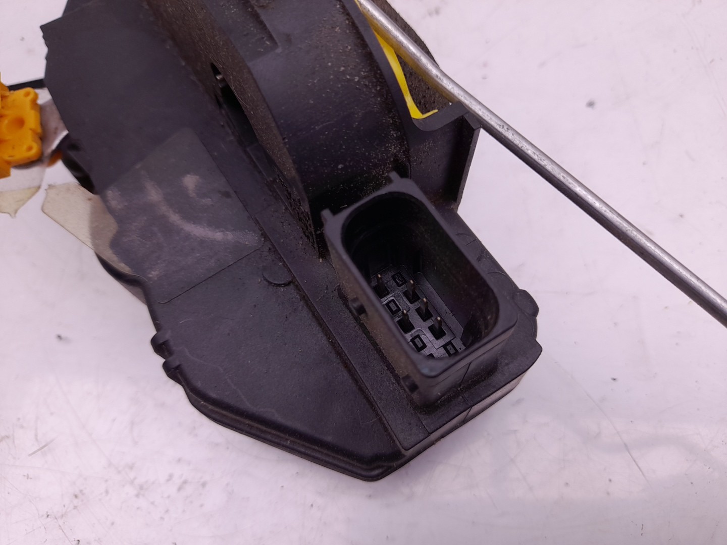 Fechadura / fecho porta trás esquerdo OPEL Astra J Imagem-2