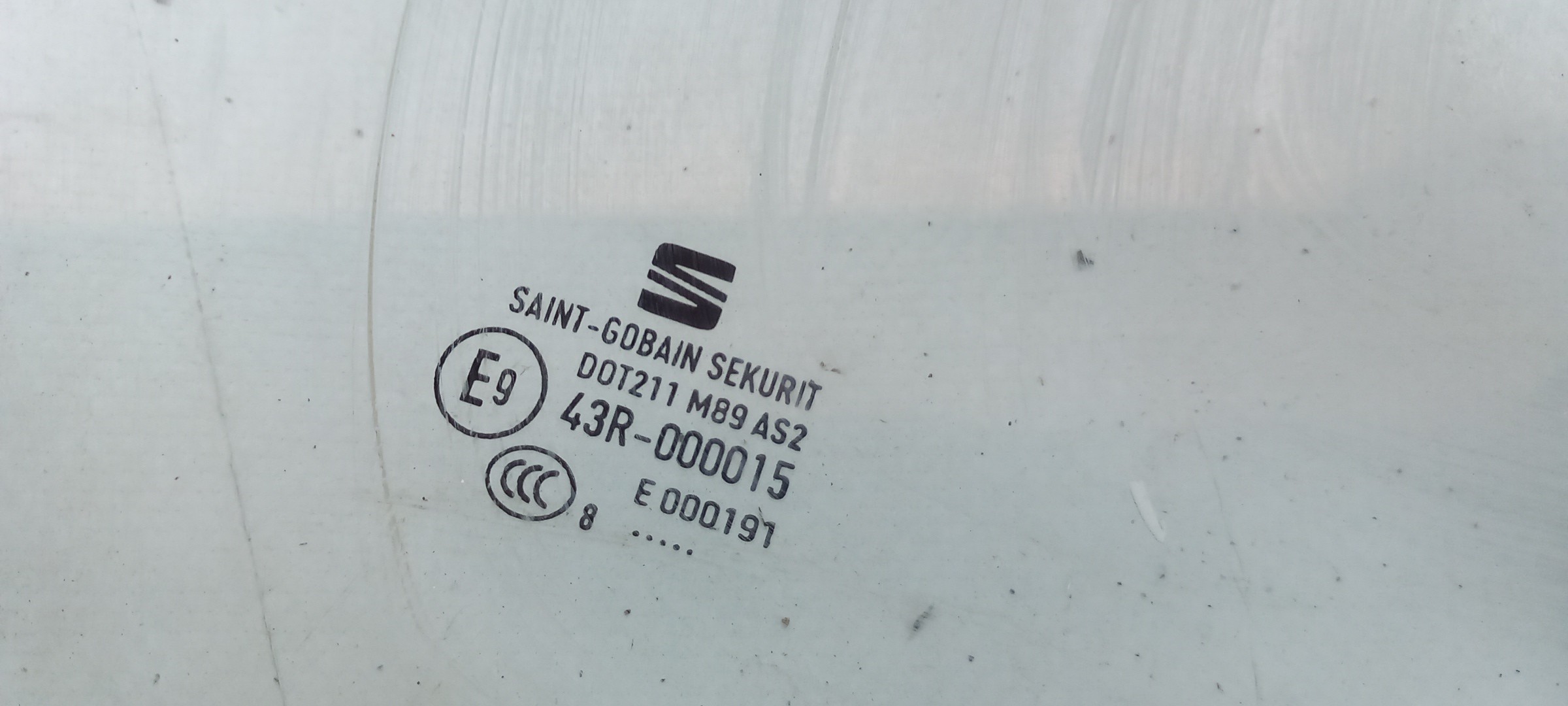 Right rear door glass SEAT Ibiza V (KJ1) Imagem-1