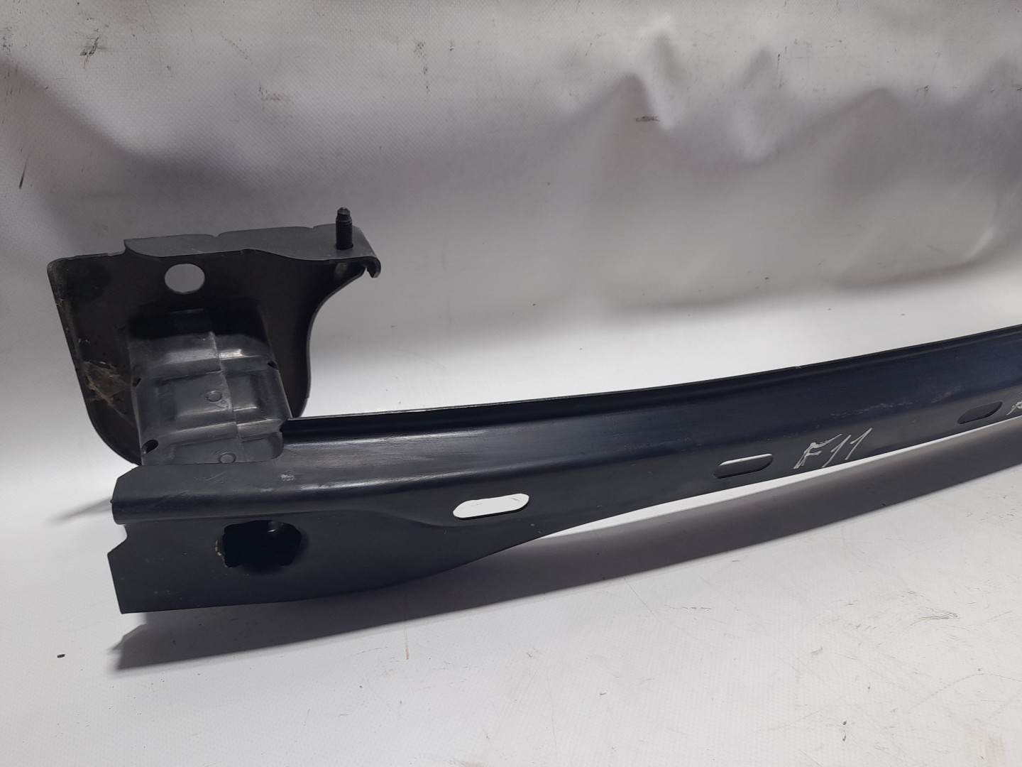 Rear bumper reinforcement BMW 5 Touring (F11) Imagem-1