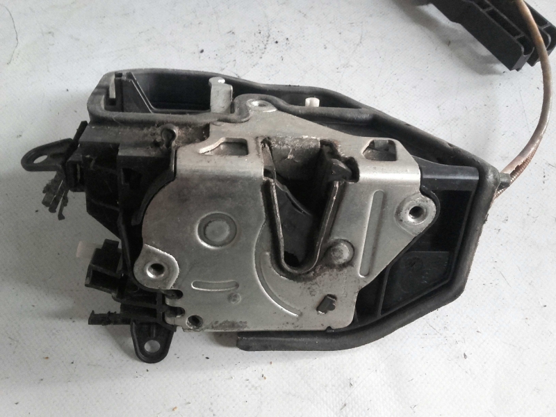 Fechadura / fecho porta trás esquerdo BMW 1 (E87) Imagem-1