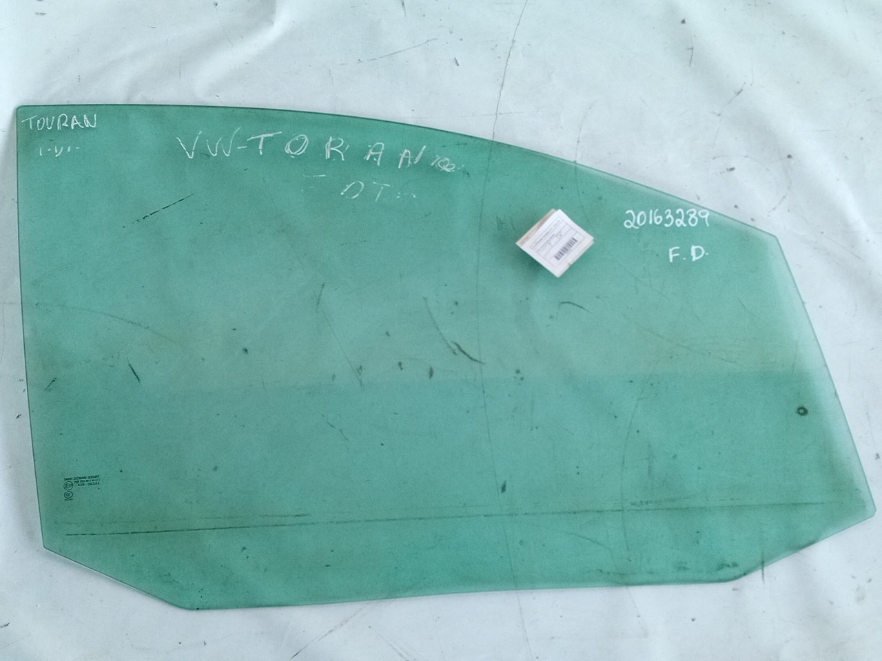 Vitre porte avant Droite
