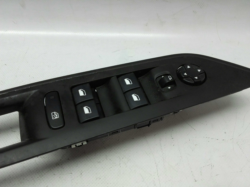 Mando / interruptor elevalunas delantero izquierdo PEUGEOT 3008 II (M_) Imagem-1