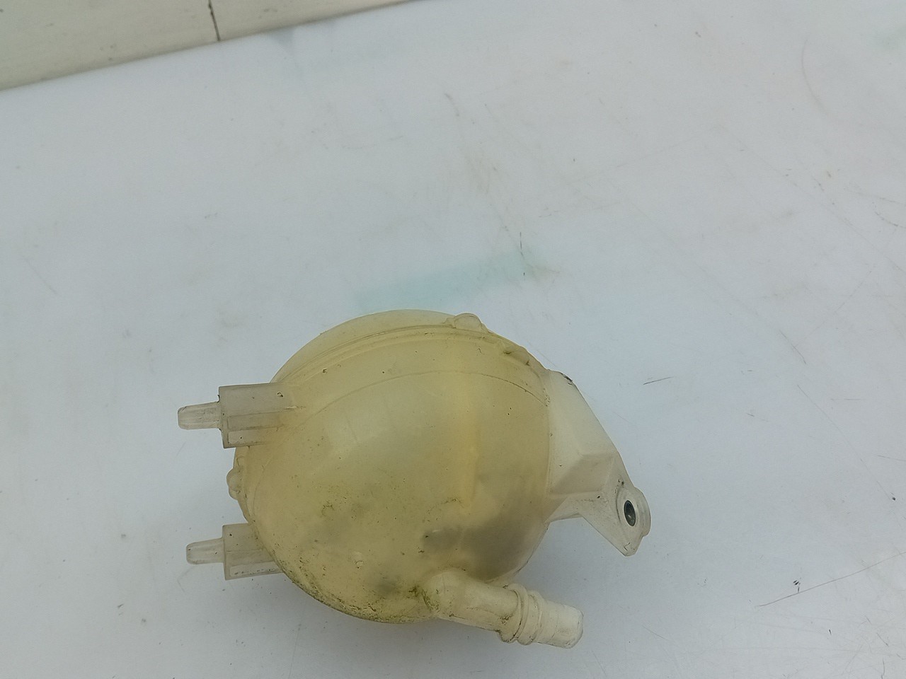 Reservatório / depósito da água / líquido de refrigeração PEUGEOT 5008 I (0U_, 0E_) Imagem-1