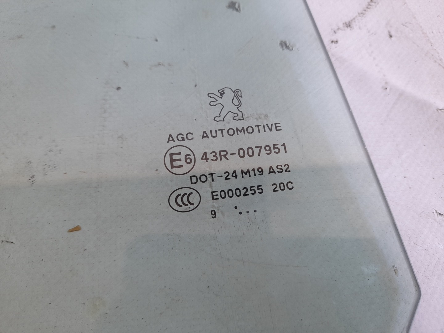 Vidro porta trás direito PEUGEOT 5008 I (0U_, 0E_) Imagem-1