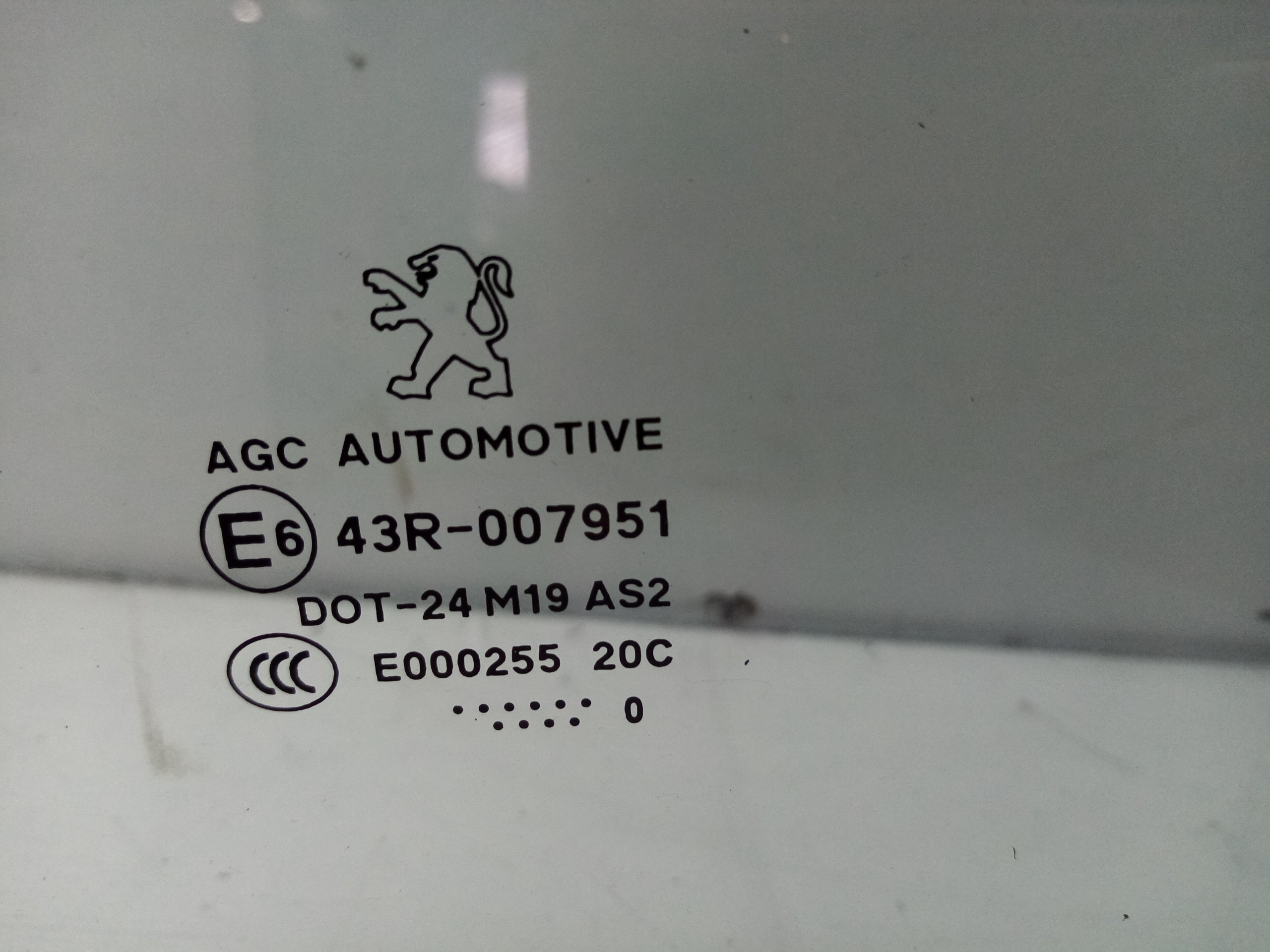 Vidrio puerta Trasero Izquierdo PEUGEOT 5008 I (0U_, 0E_) Imagem-1