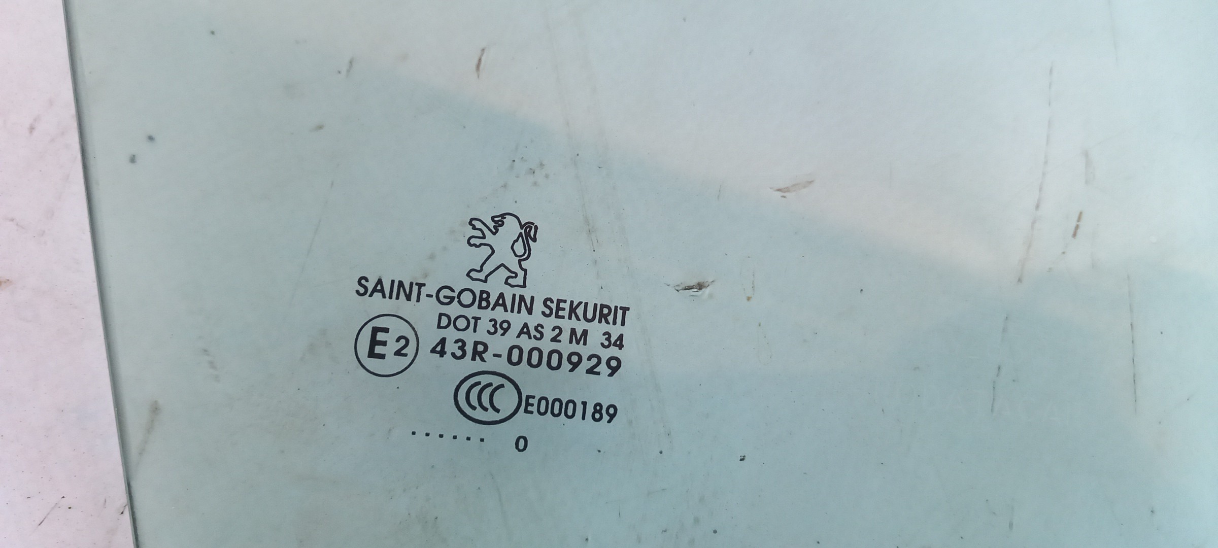 Vidro porta frente direita PEUGEOT 5008 I (0U_, 0E_) Imagem-1