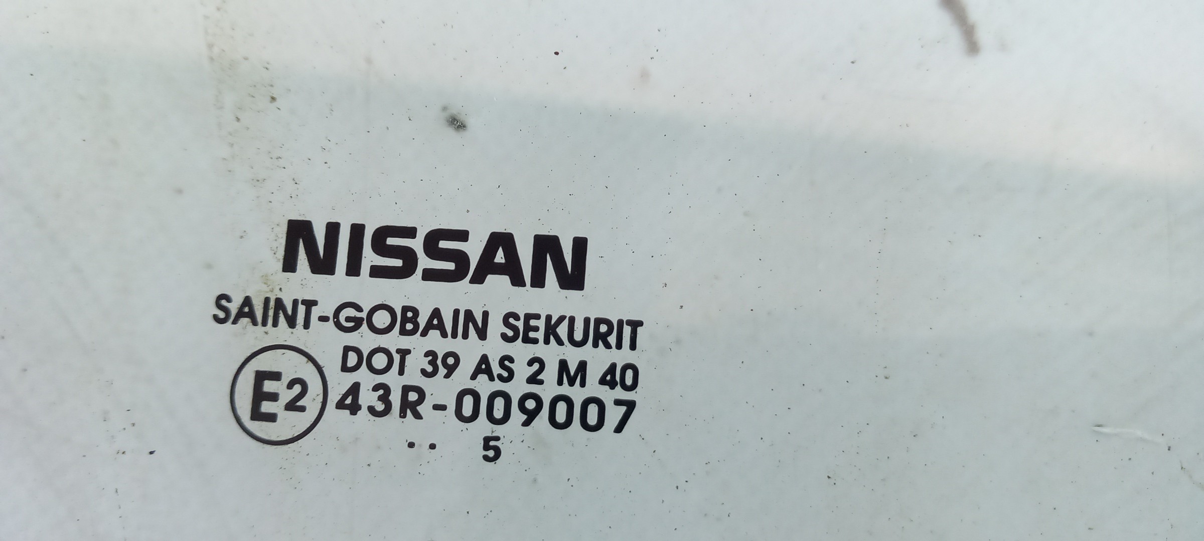 Right front door glass NISSAN Leaf EV (ZE0) Imagem-1