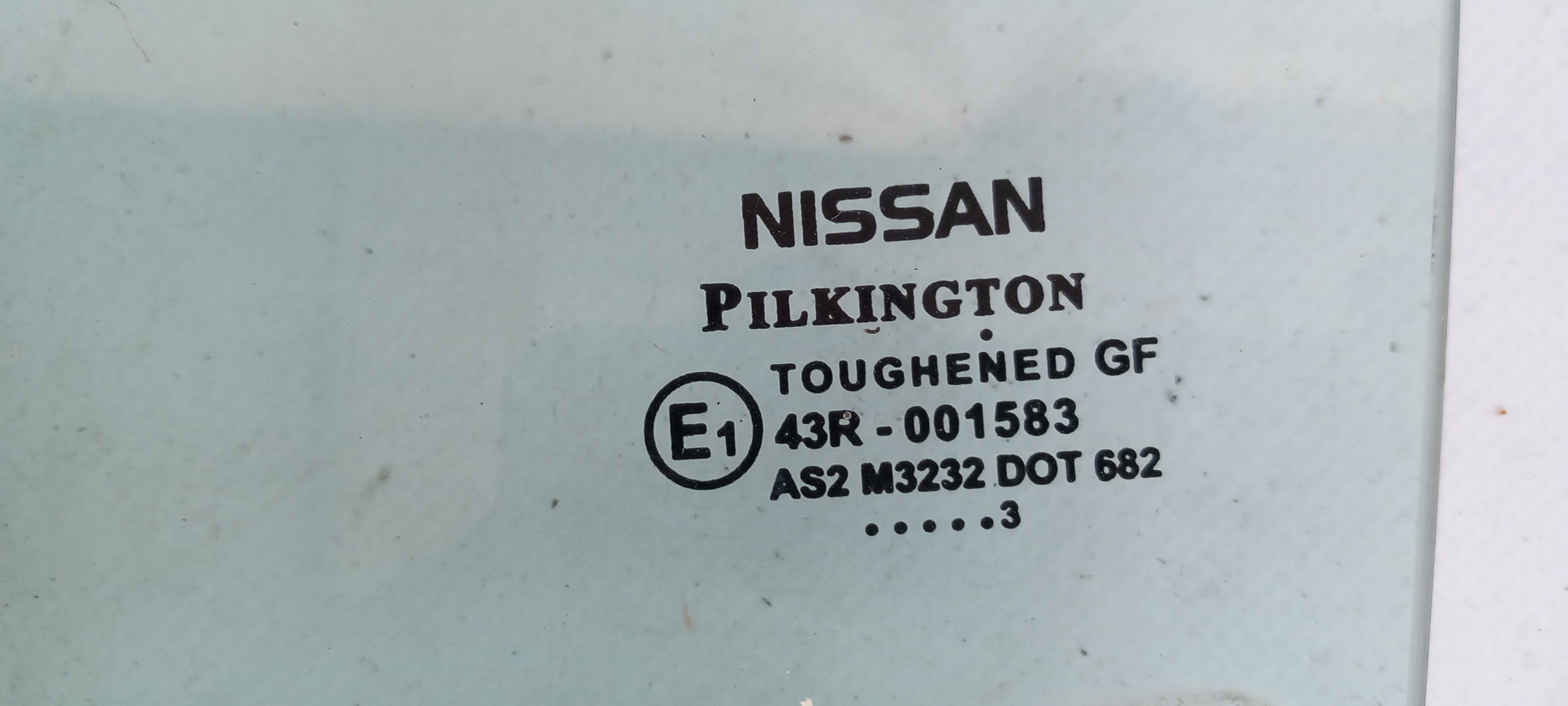 Left rear door glass NISSAN Leaf EV (ZE0) Imagem-1