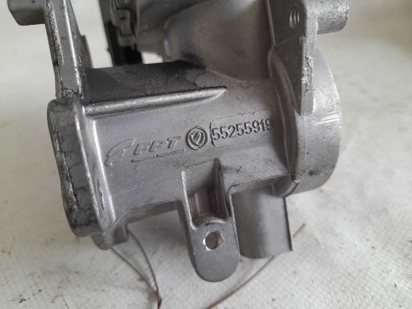 Throttle body FIAT Fiorino Furgão/Combi (225_) Imagem-2