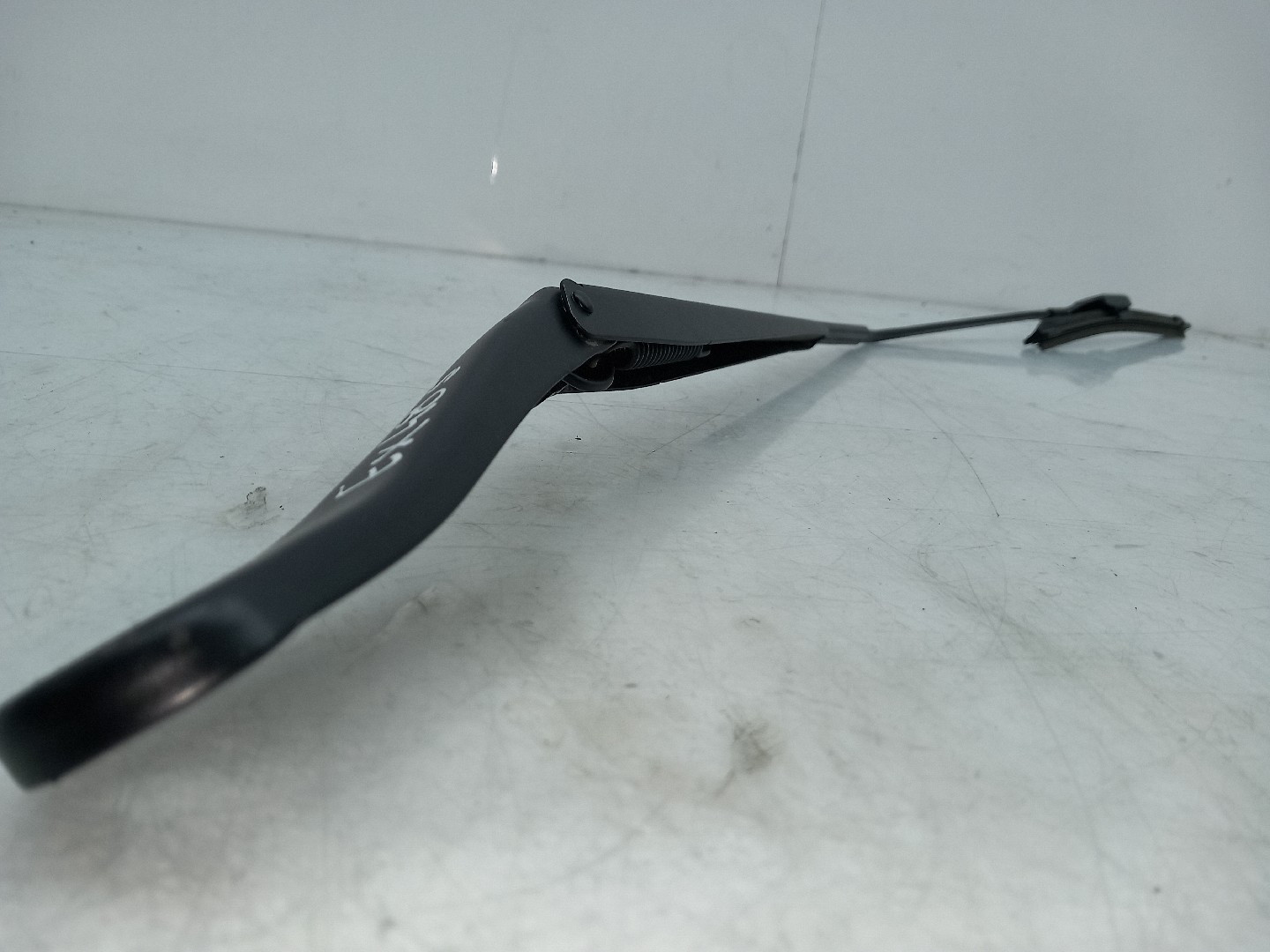 Windscreen wiper arm Right front
