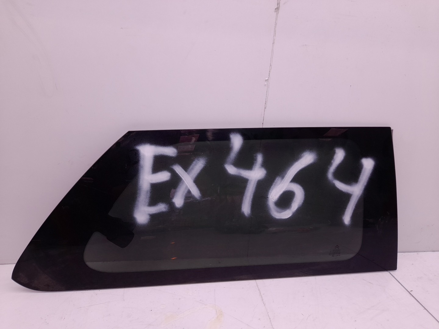 Right rear door glass