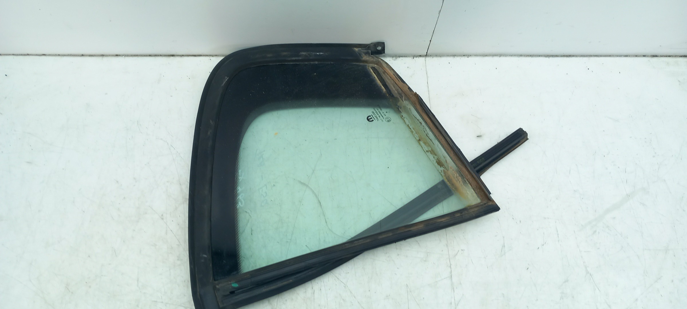 Vitre triangulaire arrière Droite FIAT Tipo Hatchback (357_) Imagem-1