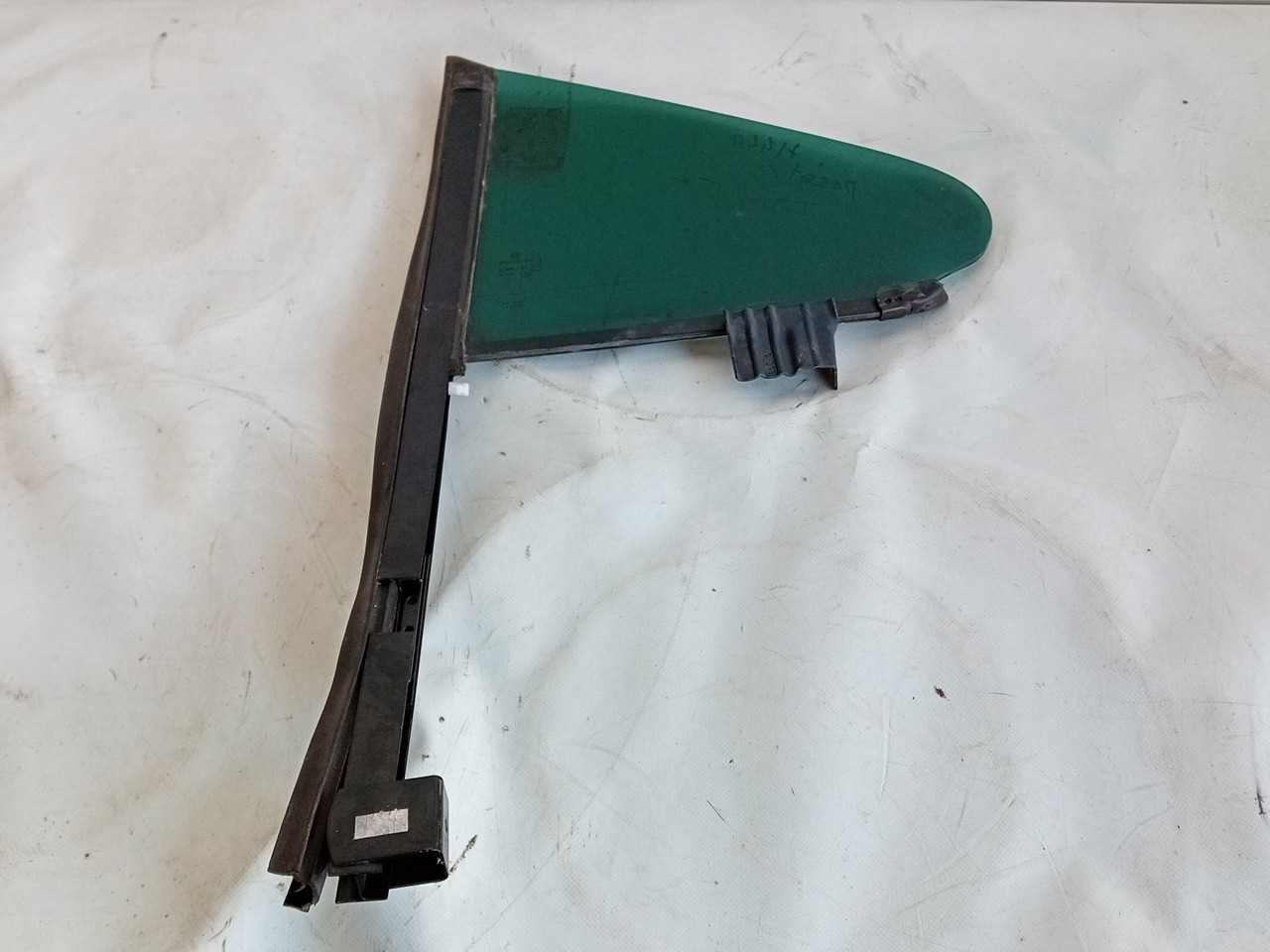 Right rear triangle window VOLKSWAGEN Passat CC (357) Imagem-1