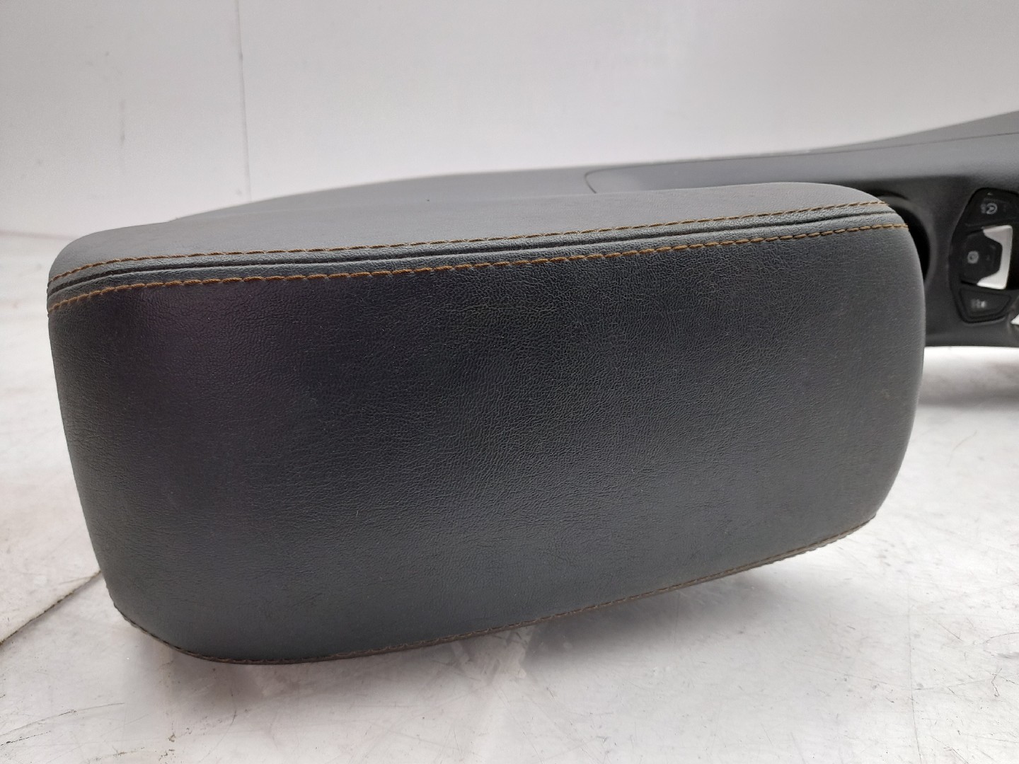 Armrest JEEP Compass (MP, M6) Imagem-2
