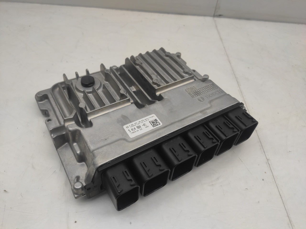 Centralina motor / ECU BMW 1 (F40) Imagem-0