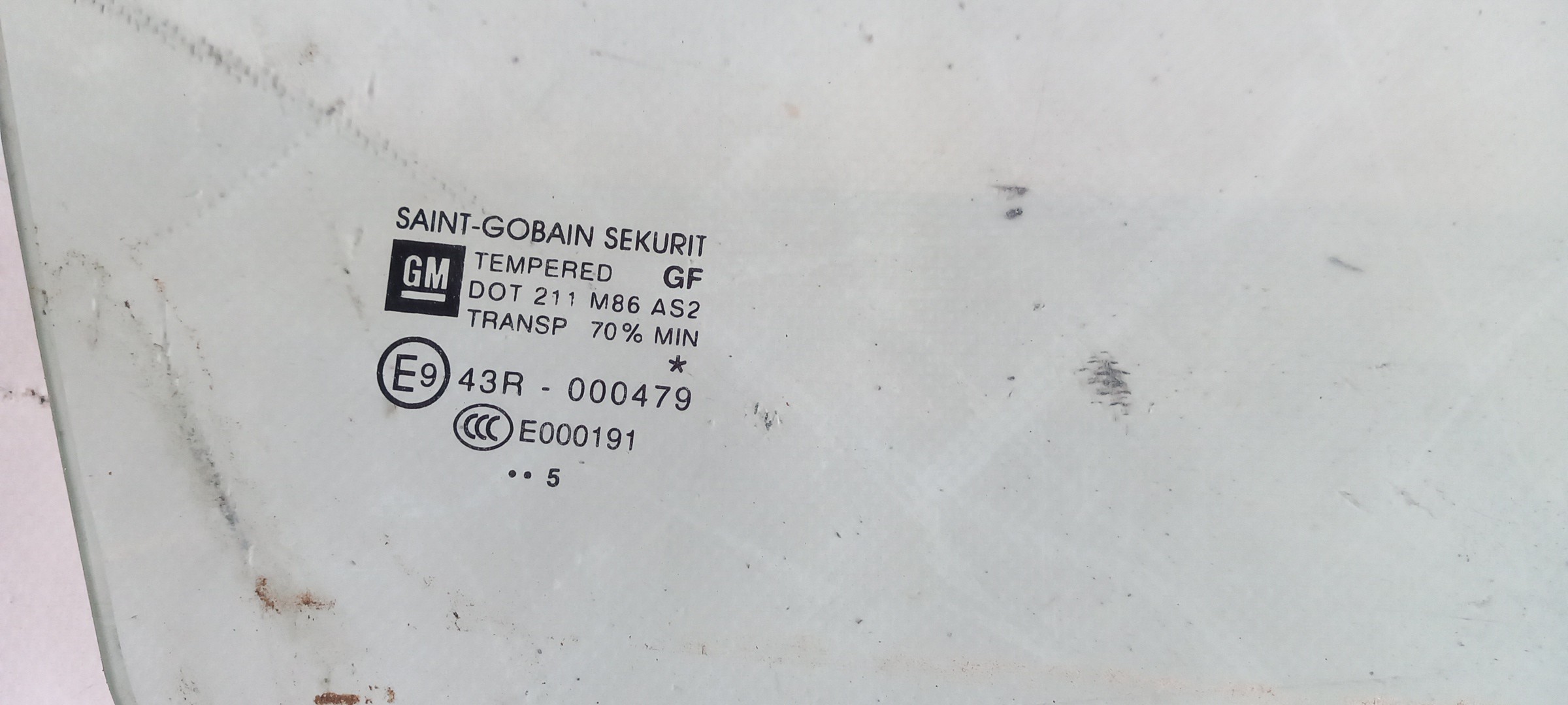 Right front door glass OPEL Corsa E Imagem-1