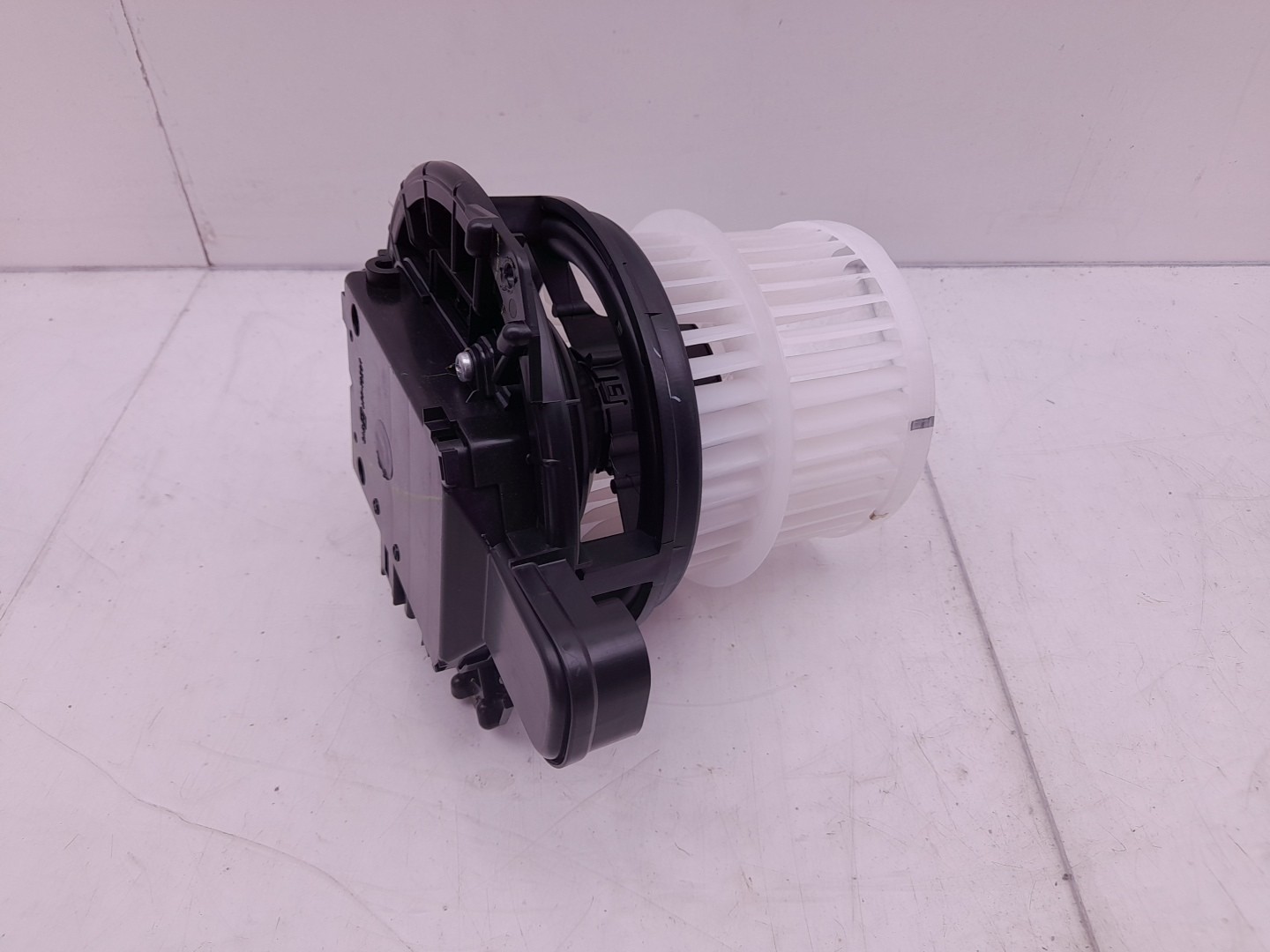 Ventola riscaldamento / Ventilatore abitacolo TOYOTA C-HR (_X1_) Imagem-1