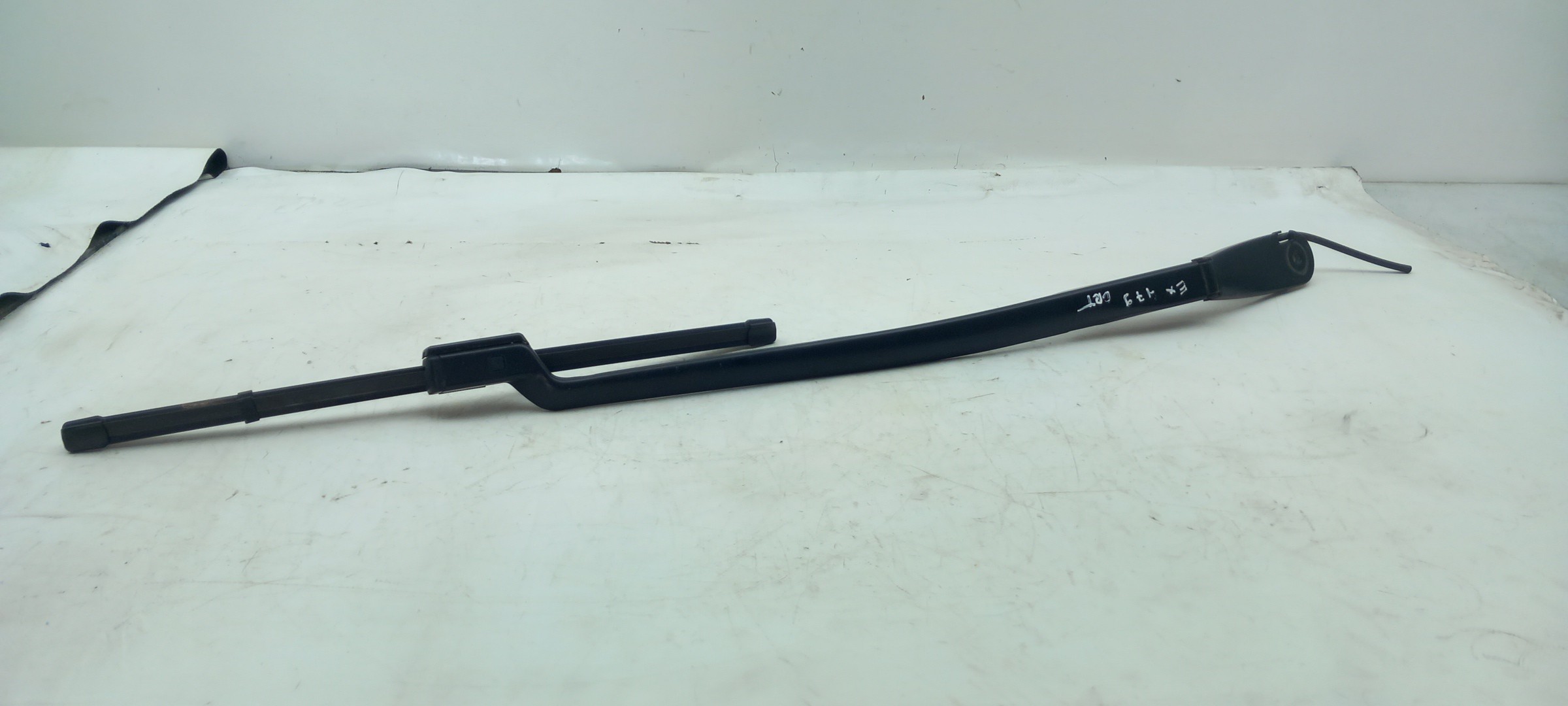 Windscreen wiper arm Right front