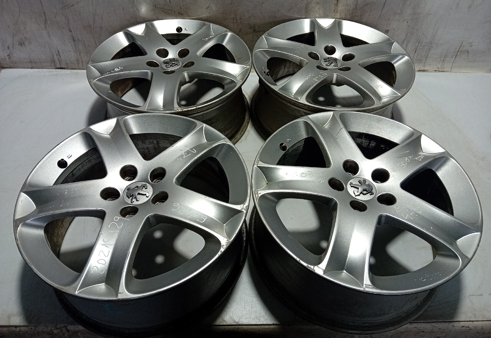 Wheel set PEUGEOT 308 SW II Van (LC_) Imagem-1