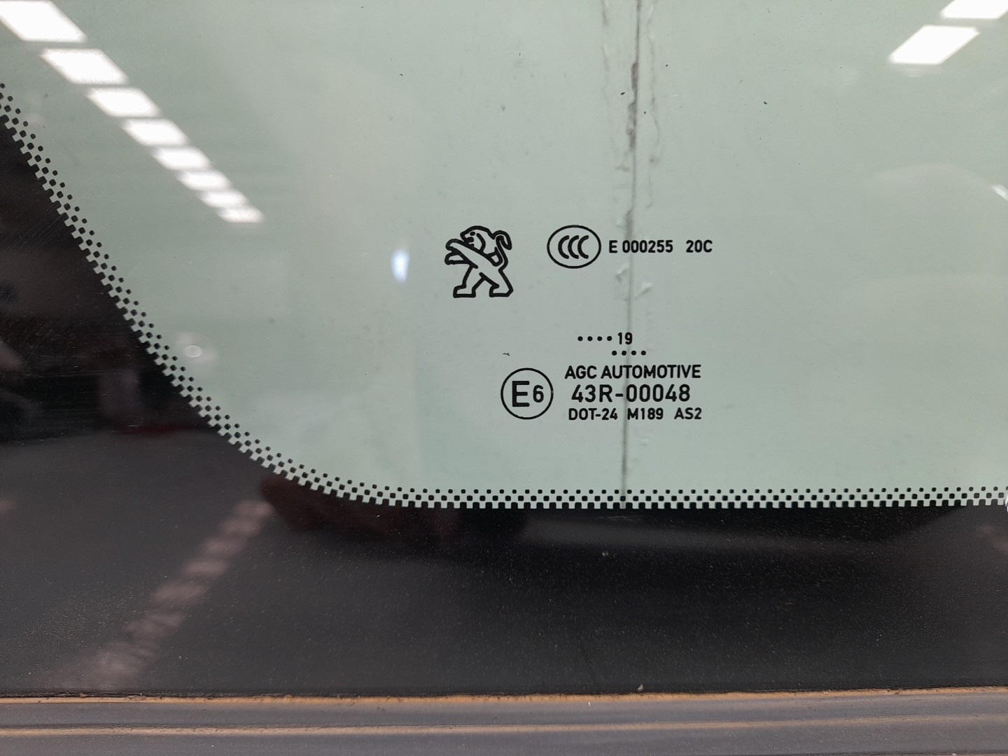 Left rear quarter glass PEUGEOT 308 SW II Van (LC_) Imagem-1