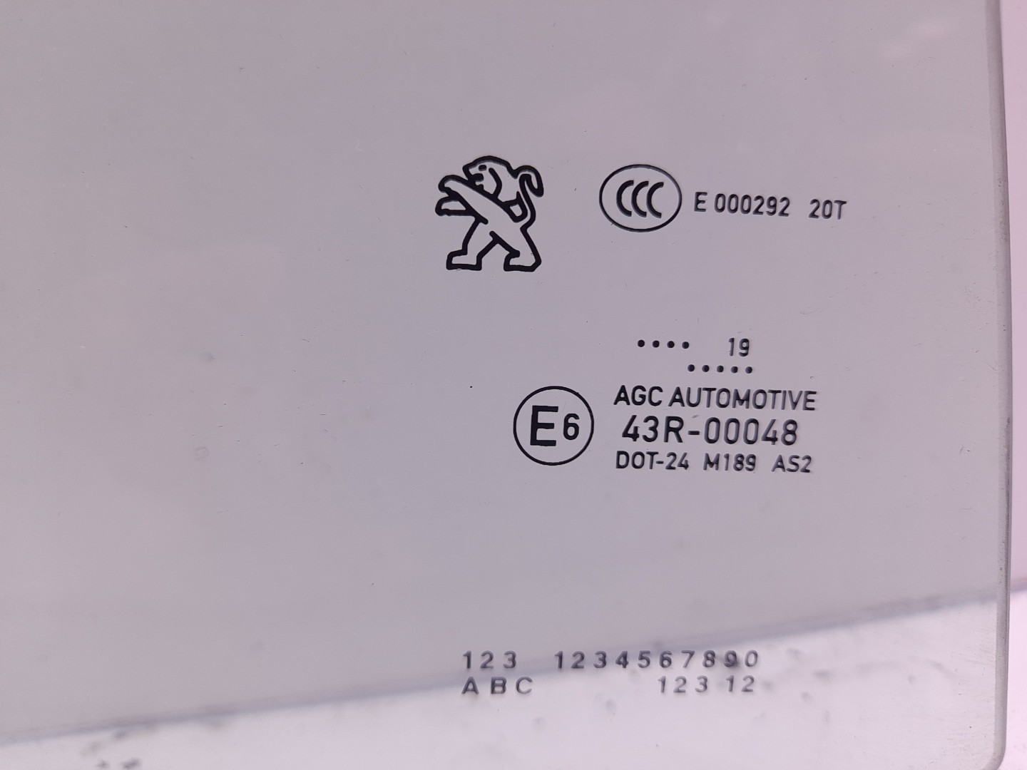 Right rear door glass PEUGEOT 308 SW II Van (LC_) Imagem-1