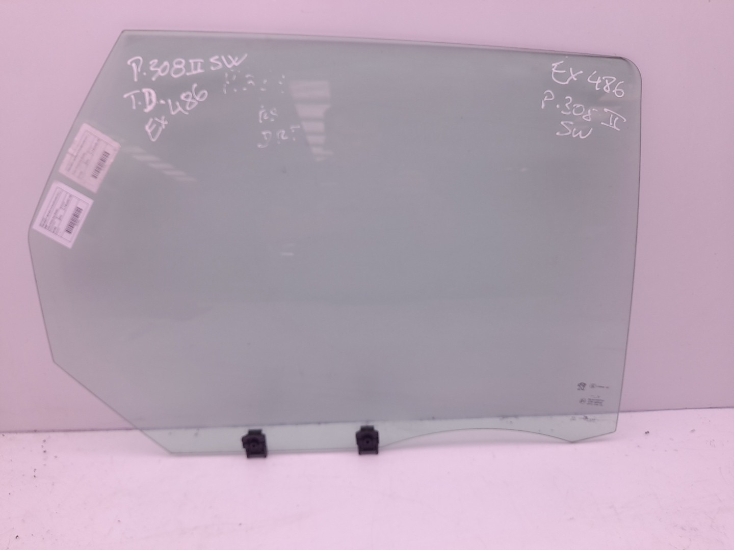 Right rear door glass