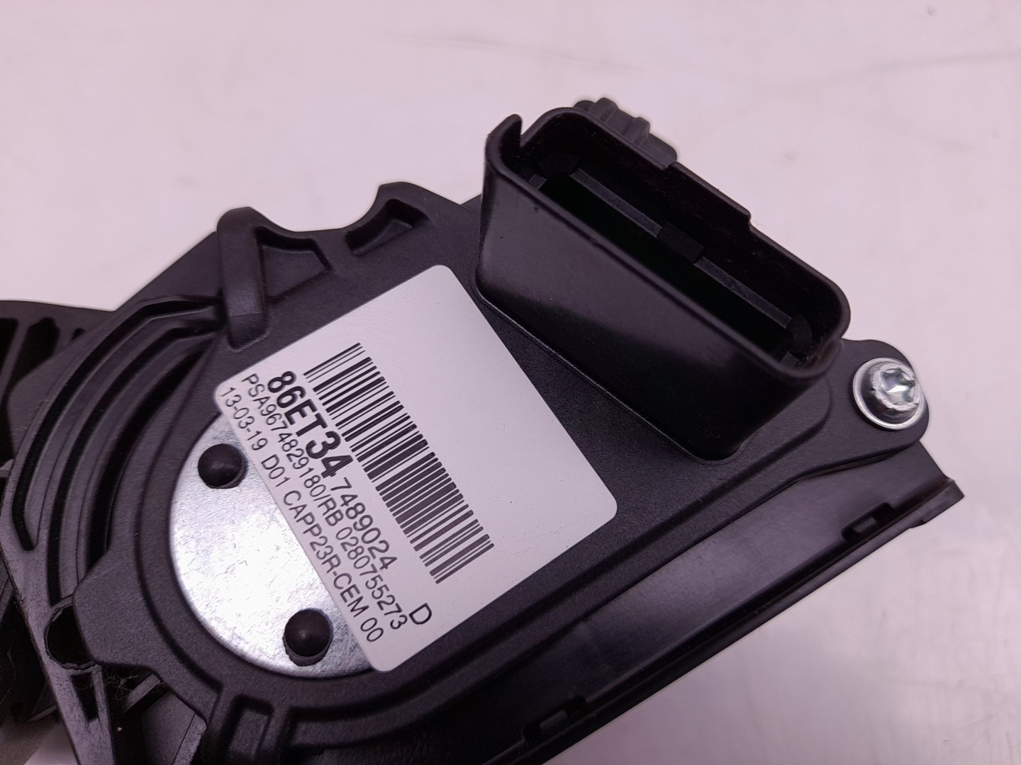 Accelerator Pedal PEUGEOT 308 SW II Van (LC_) Imagem-1