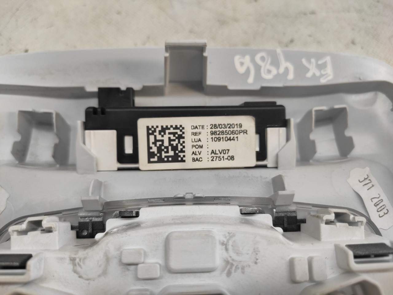 Front seat light PEUGEOT 308 SW II Van (LC_) Imagem-2