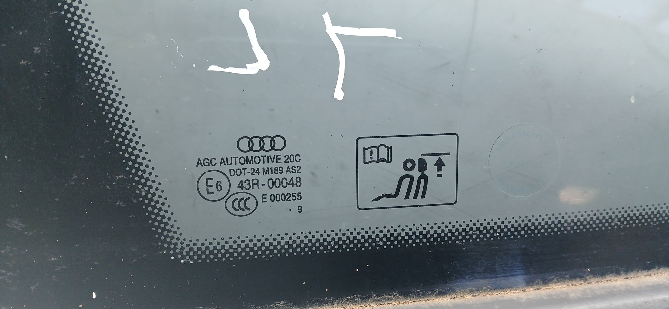 Left rear quarter glass AUDI Q5 (8R) Imagem-2