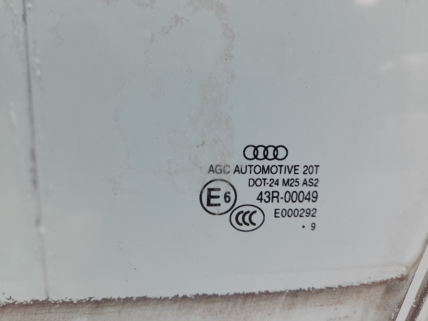 Left front door glass AUDI Q5 (8R) Imagem-1