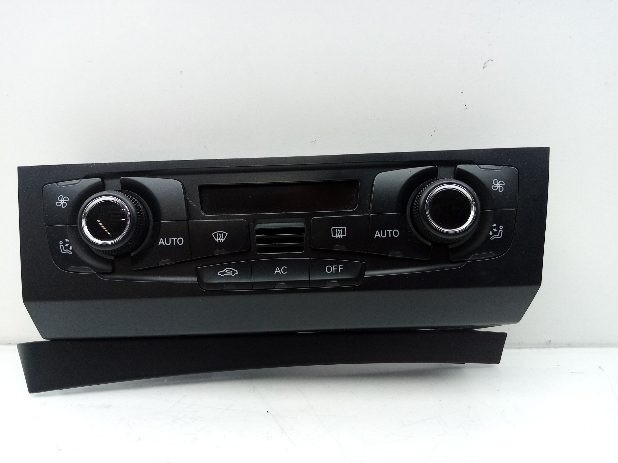 AC switch AUDI Q5 (8R) Imagem-0