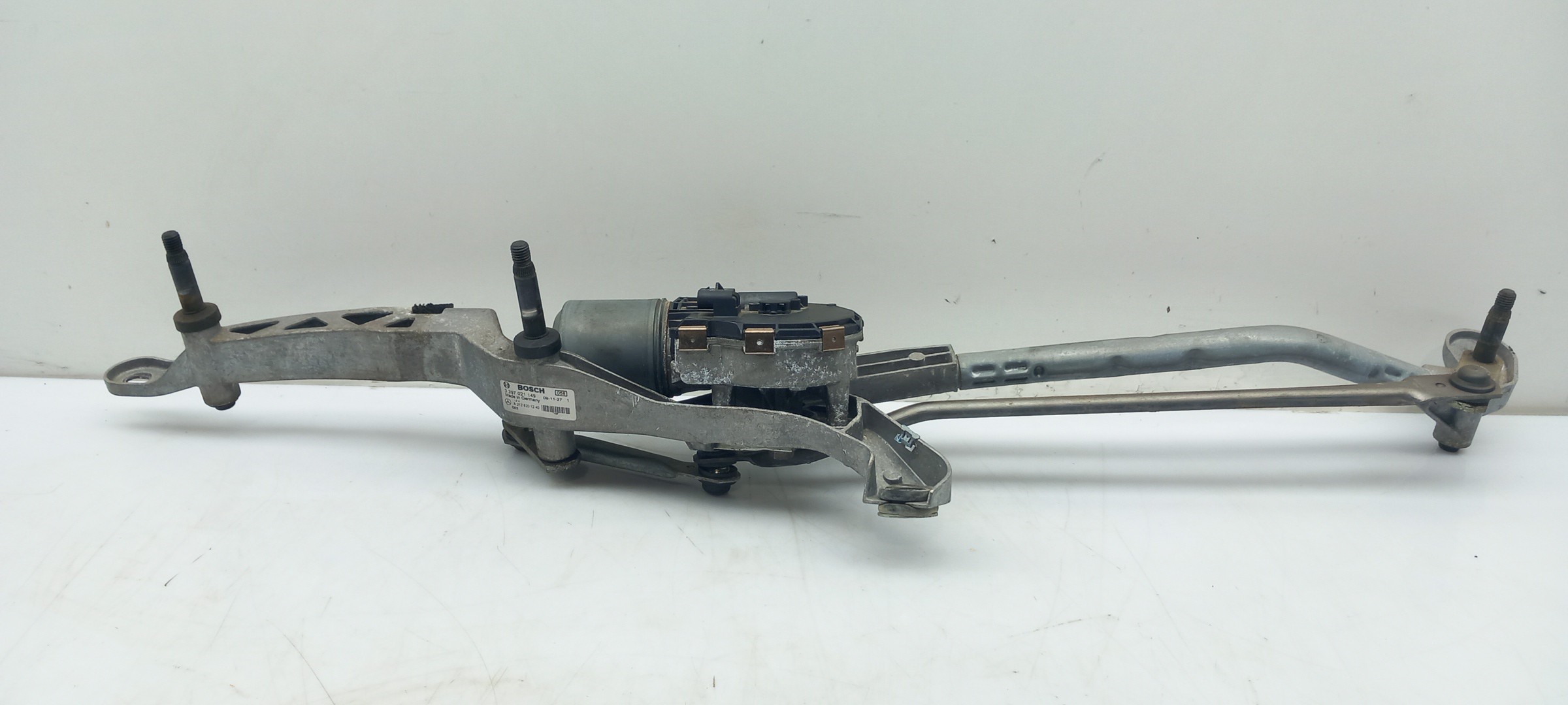 Essuie-glace moteur avant