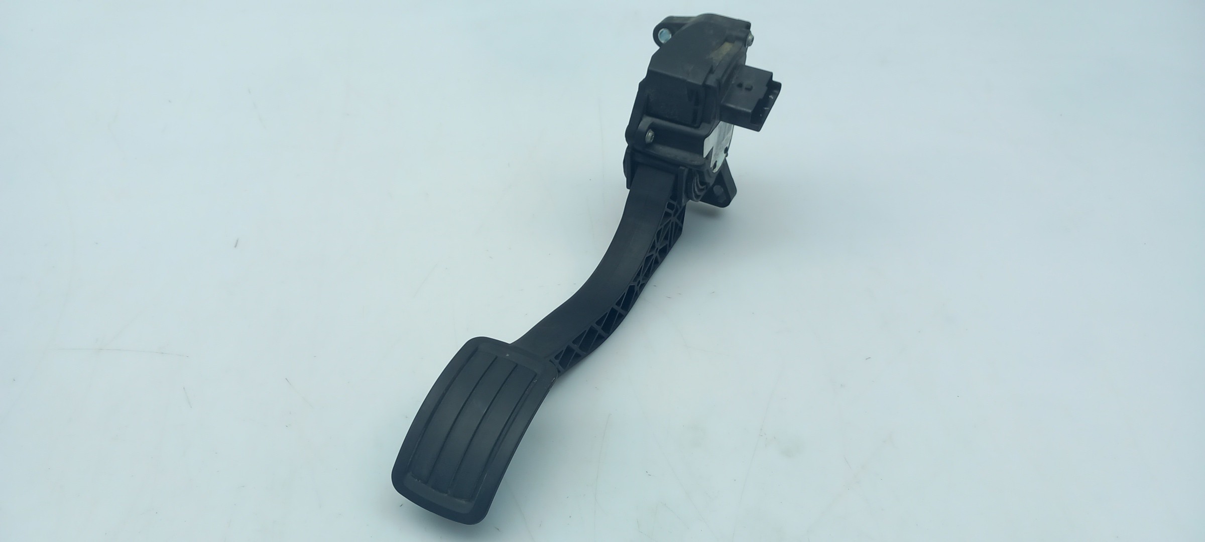Pedal acelerador